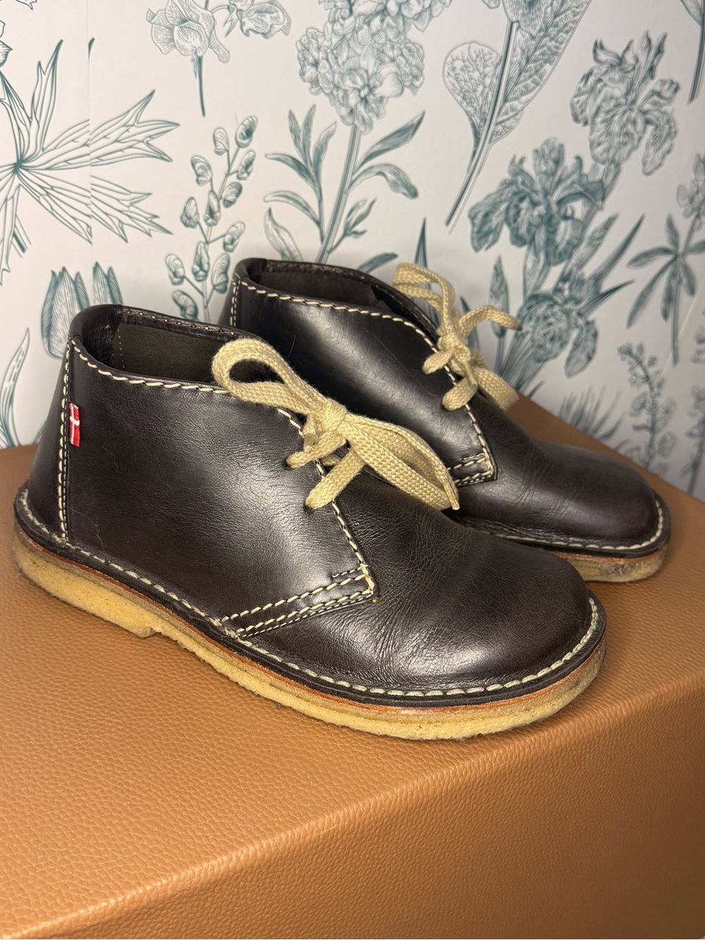 Duckfeet Sjaelland - Slate - Size 38 (US 7.5-8) - only worn 2-3 times!